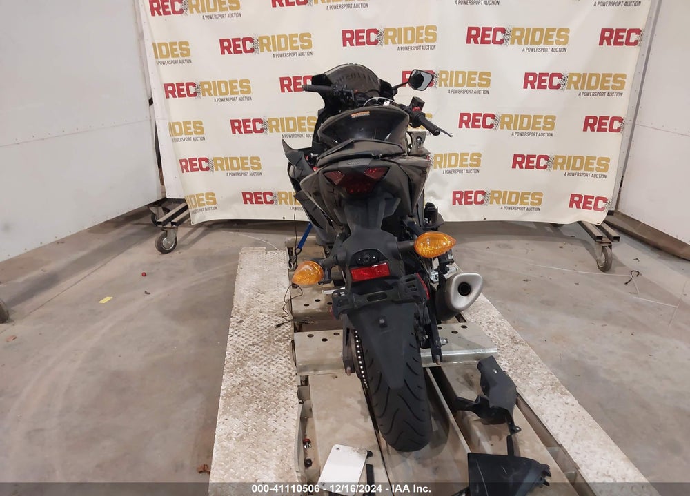 2023 YAMAHA YZFR3 A VIN: MH3RH18Y7PK013358