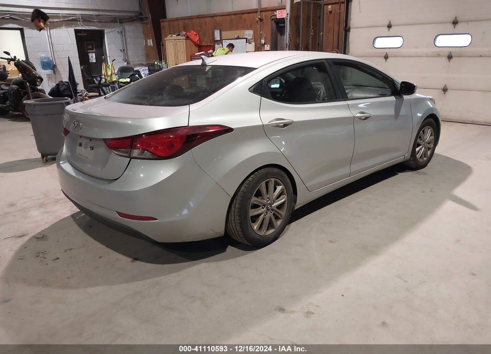 2014 HYUNDAI ELANTRA VIN: 5NPDH4AE0EH519717
