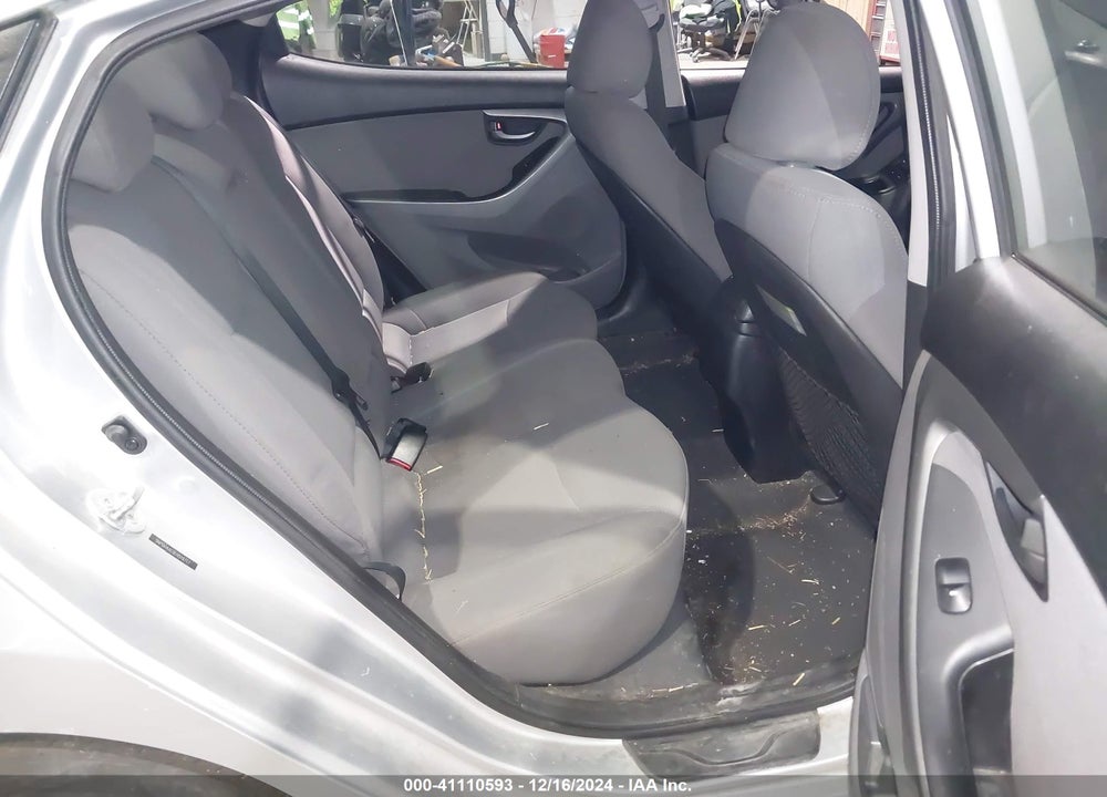 2014 HYUNDAI ELANTRA VIN: 5NPDH4AE0EH519717