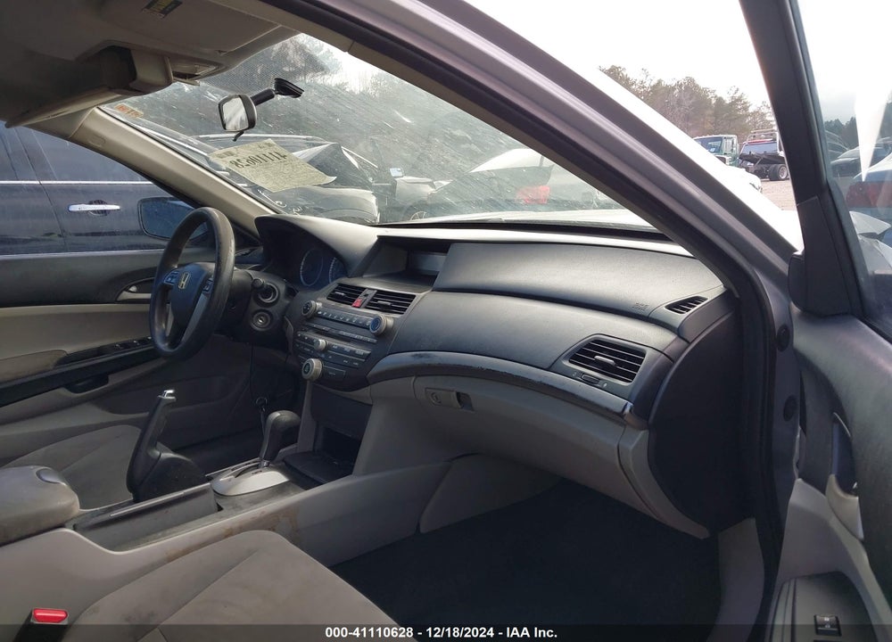 2011 HONDA ACCORD VIN: 1HGCP2F30BA032130