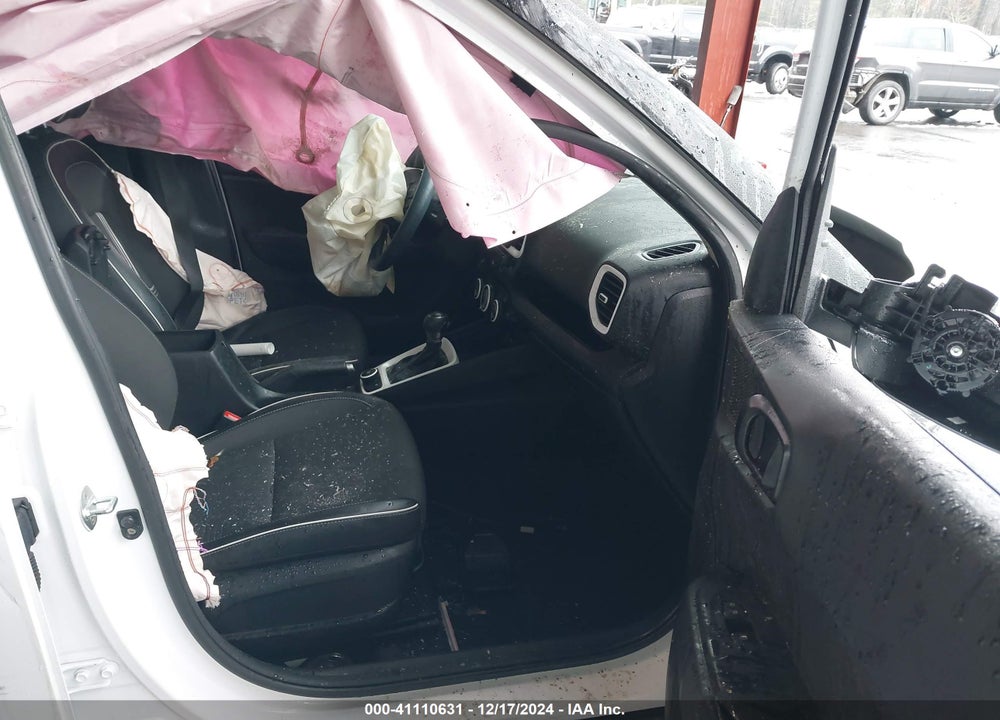 2022 HYUNDAI VENUE LIMITED VIN: KMHRC8A38NU165893