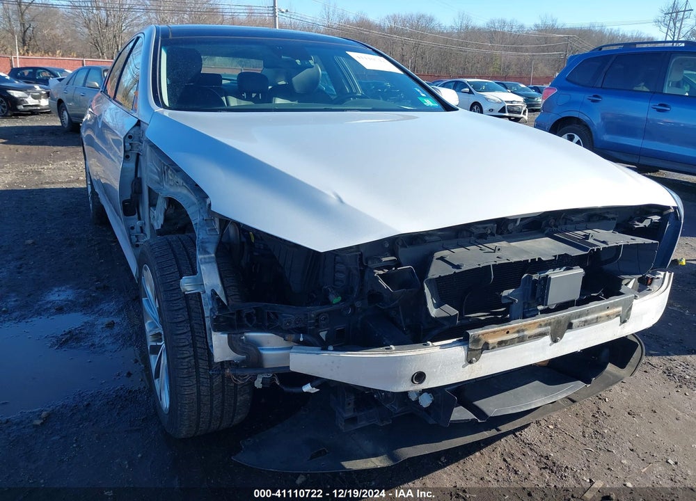 2017 GENESIS G80 VIN: KMHGN4JE7HU178182