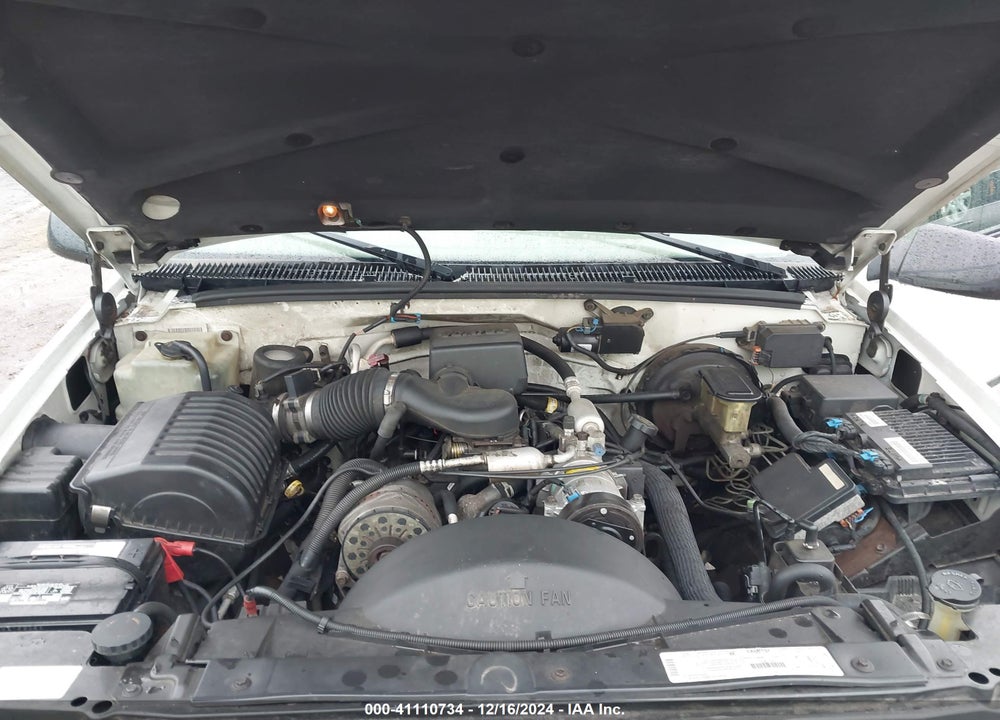 1998 CHEVROLET TAHOE LS VIN: 1GNEK13R2WJ375625