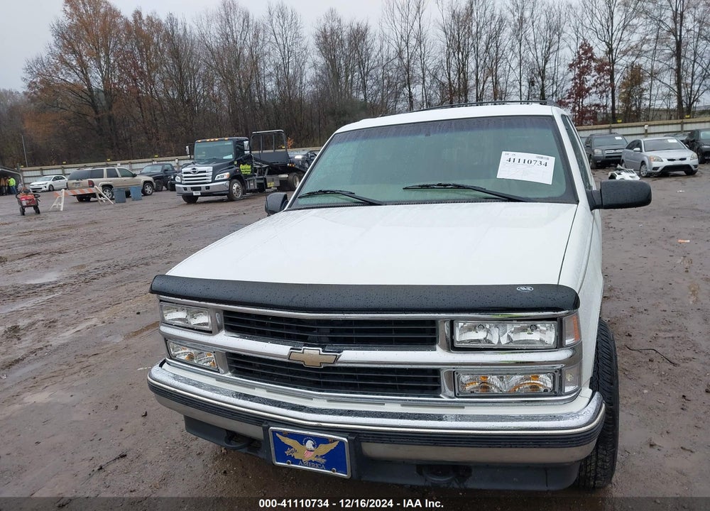 1998 CHEVROLET TAHOE LS VIN: 1GNEK13R2WJ375625