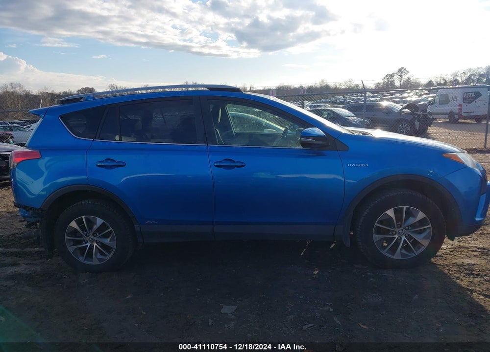 2017 TOYOTA RAV4 HYBRID XLE VIN: JTMRJREV8HD073621