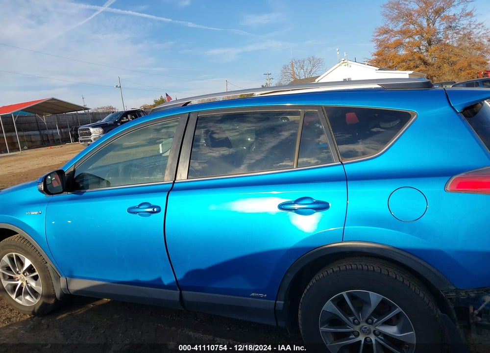 2017 TOYOTA RAV4 HYBRID XLE VIN: JTMRJREV8HD073621