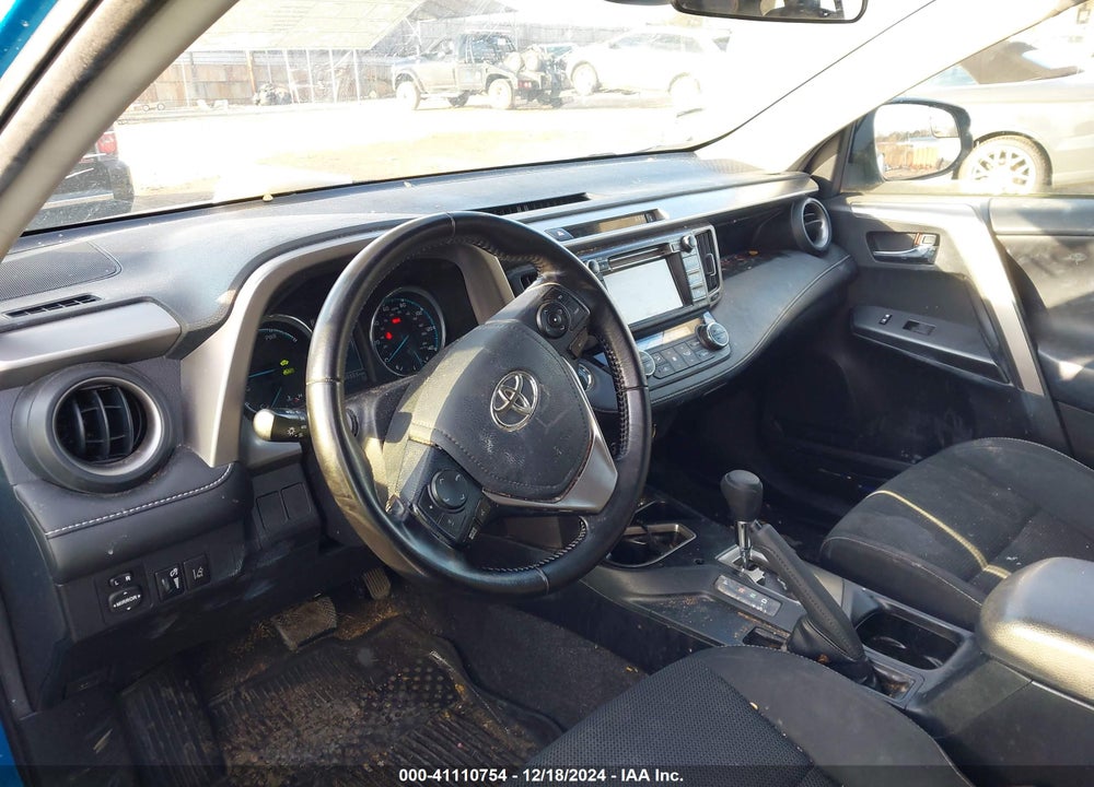 2017 TOYOTA RAV4 HYBRID XLE VIN: JTMRJREV8HD073621