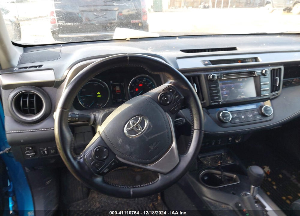 2017 TOYOTA RAV4 HYBRID XLE VIN: JTMRJREV8HD073621