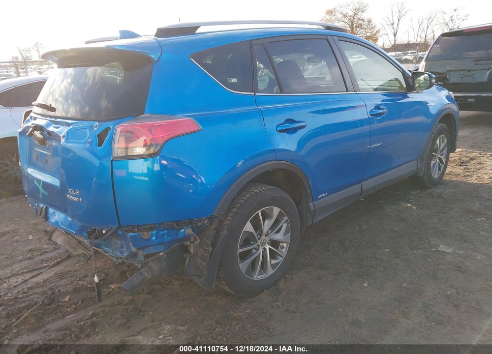 2017 TOYOTA RAV4 HYBRID XLE VIN: JTMRJREV8HD073621