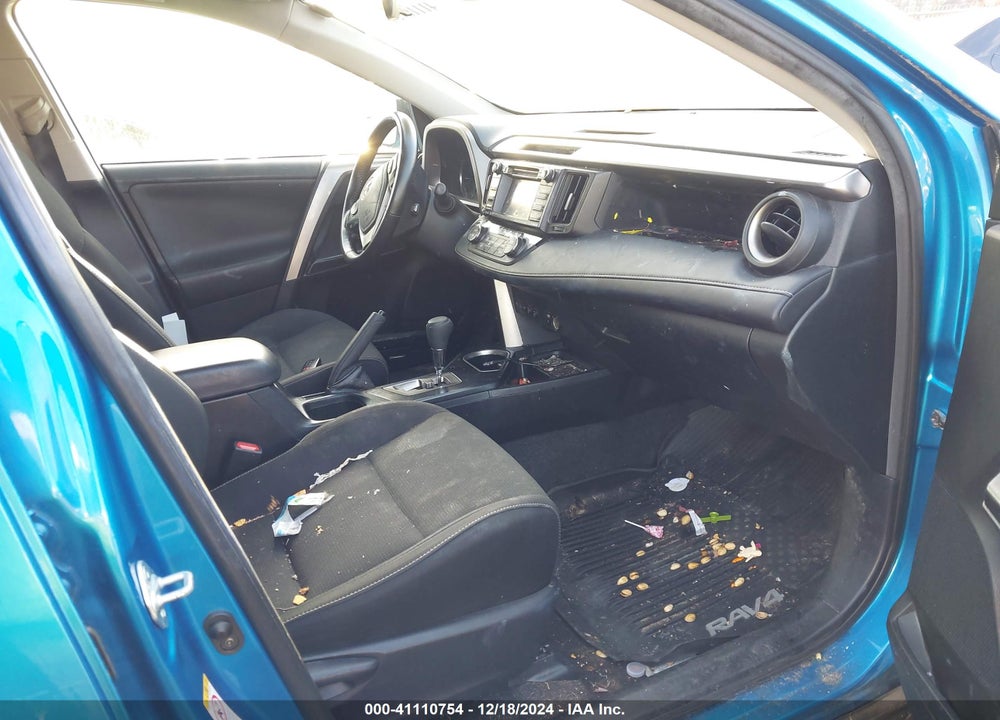2017 TOYOTA RAV4 HYBRID XLE VIN: JTMRJREV8HD073621