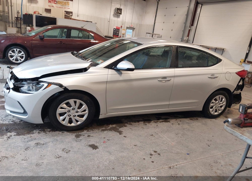 2018 HYUNDAI ELANTRA SE VIN: 5NPD74LF9JH212890