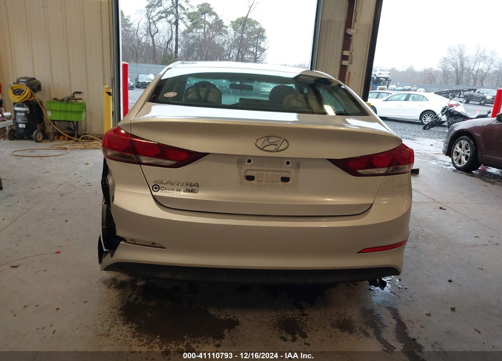 2018 HYUNDAI ELANTRA SE VIN: 5NPD74LF9JH212890