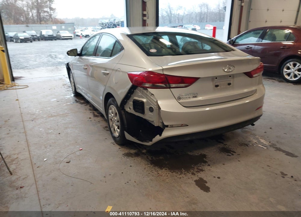 2018 HYUNDAI ELANTRA SE VIN: 5NPD74LF9JH212890
