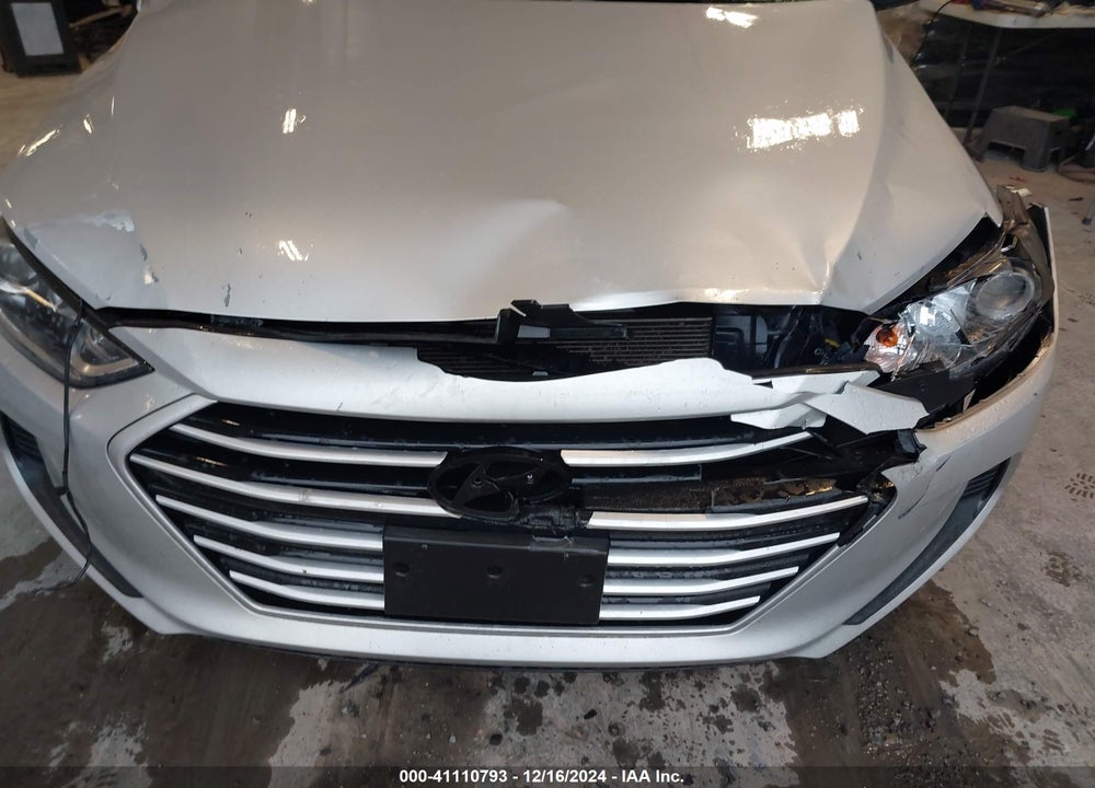 2018 HYUNDAI ELANTRA SE VIN: 5NPD74LF9JH212890