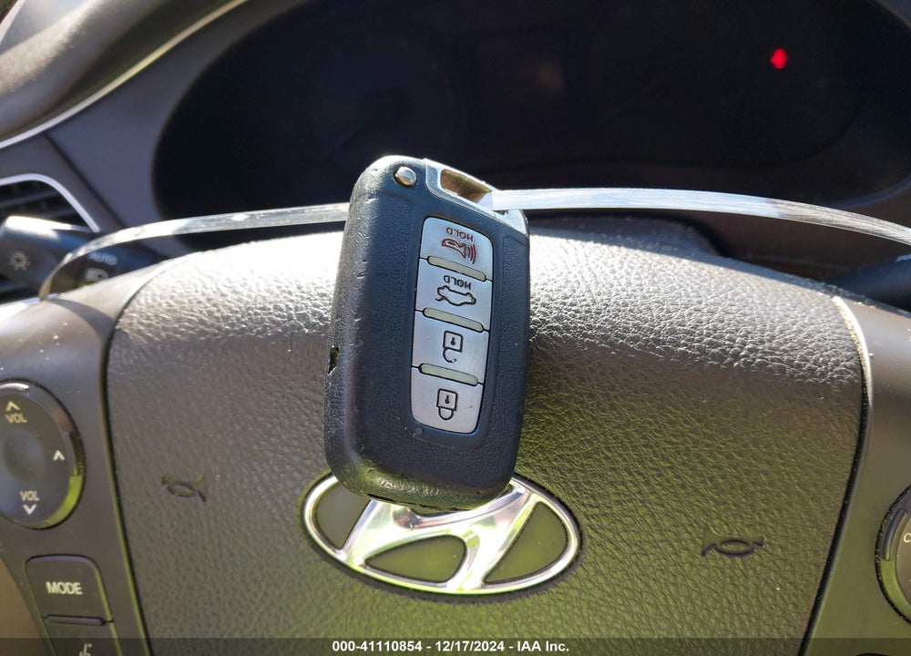 2013 HYUNDAI GENESIS 3.8 VIN: KMHGC4DD7DU231515