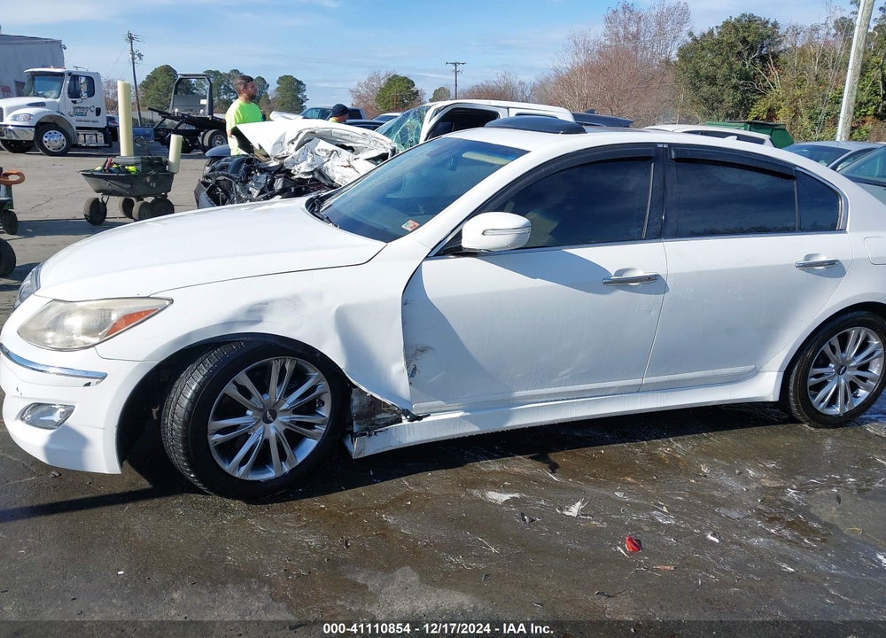 2013 HYUNDAI GENESIS 3.8 VIN: KMHGC4DD7DU231515