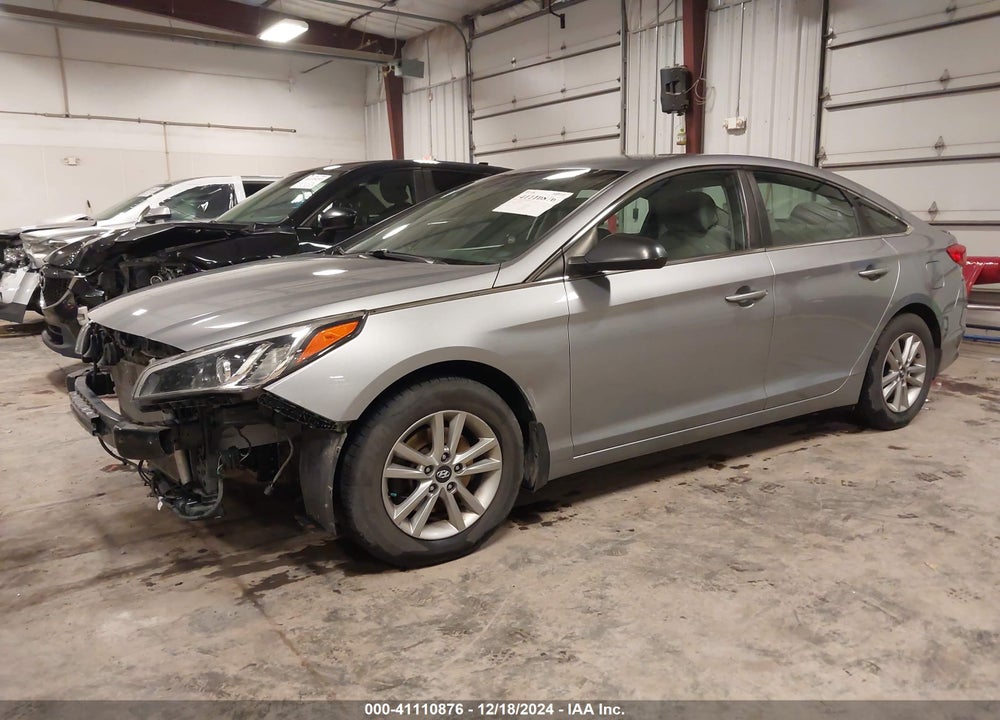 2015 HYUNDAI SONATA SE VIN: 5NPE24AF9FH160061