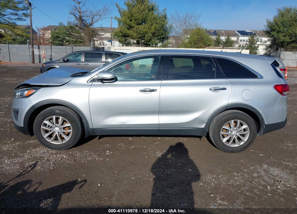 2017 KIA SORENTO 2.4L L VIN: 5XYPG4A30HG300170