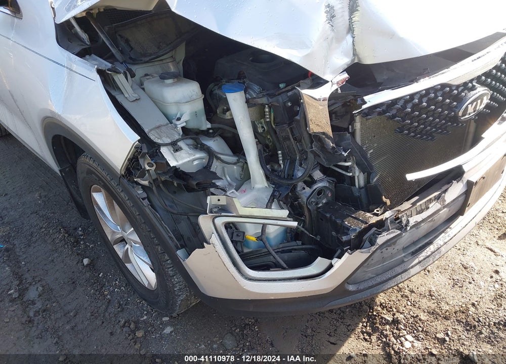 2017 KIA SORENTO 2.4L L VIN: 5XYPG4A30HG300170