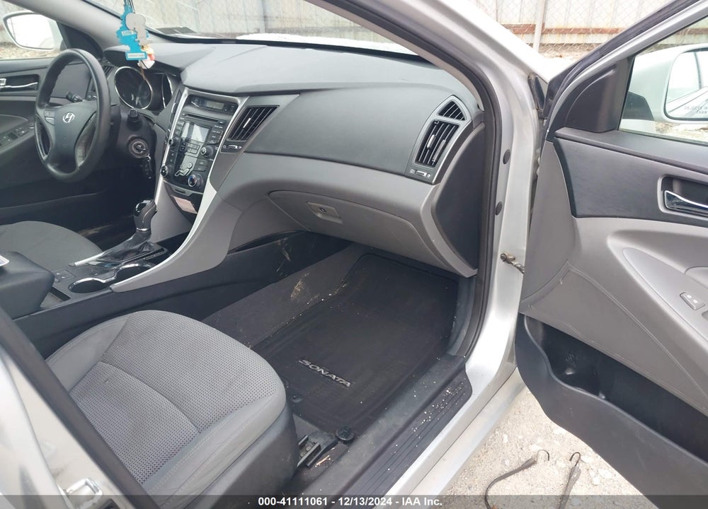 2013 HYUNDAI SONATA VIN: 5NPEB4AC4DH685435