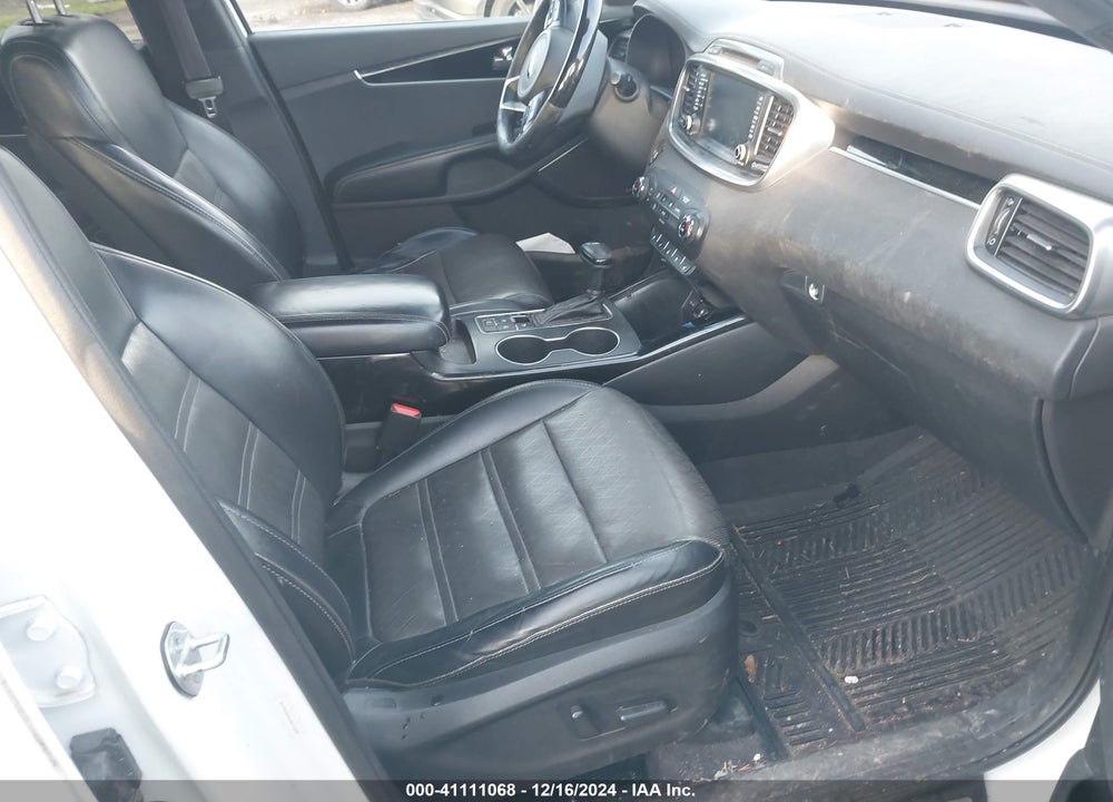 2016 KIA SORENTO 3.3L SXL VIN: 5XYPKDA5XGG075285
