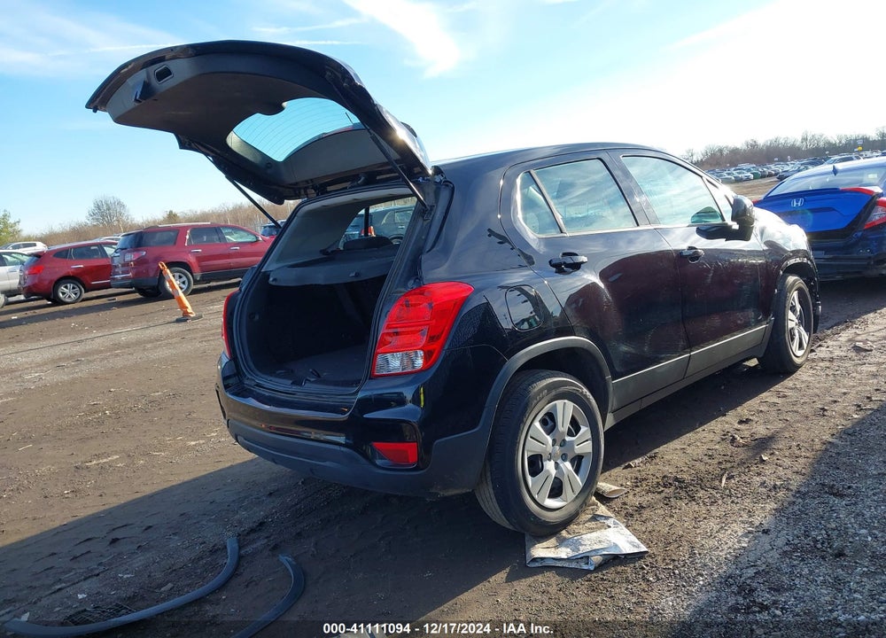 2018 CHEVROLET TRAX LS VIN: 3GNCJKSB4JL262507