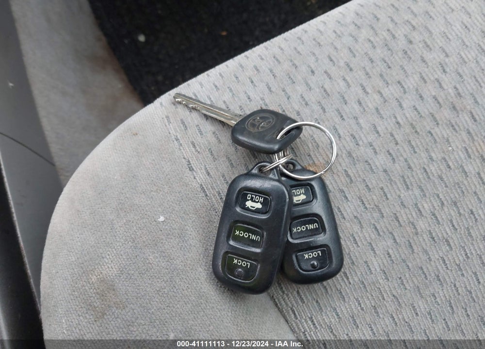 2004 TOYOTA CAMRY LE VIN: 4T1BE32KX4U327090