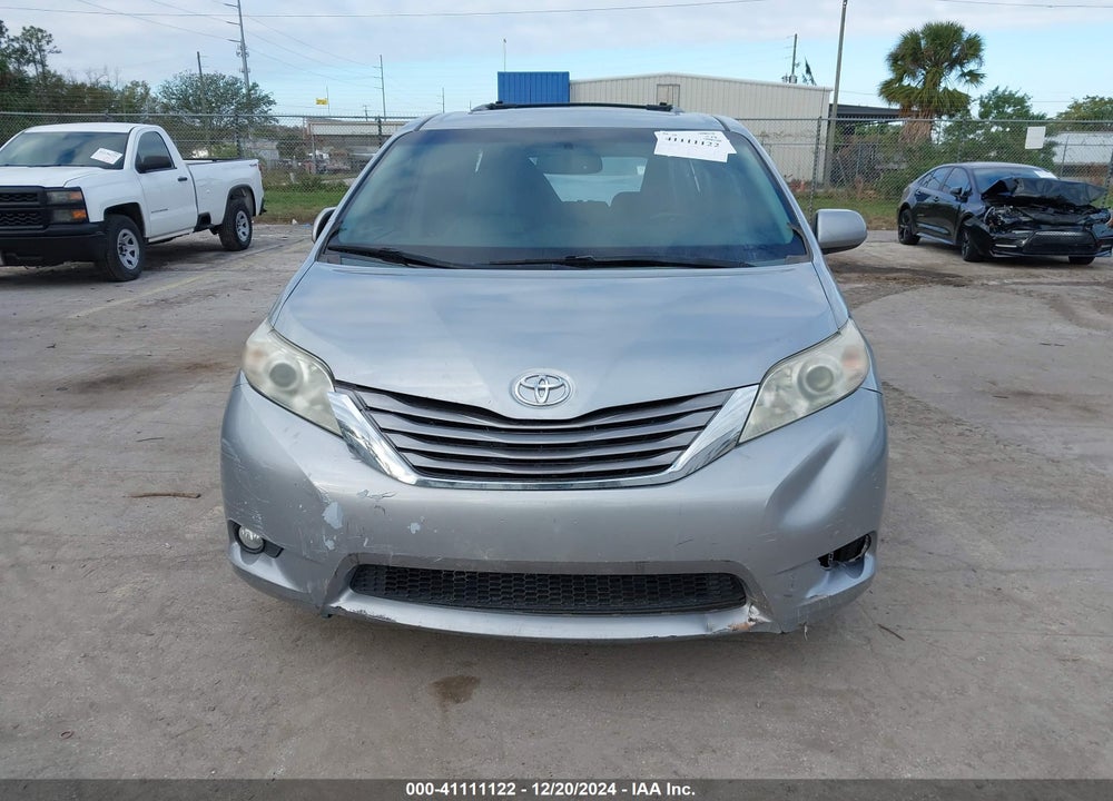 2015 TOYOTA SIENNA XLE 8 PASSENGER VIN: 5TDYK3DC7FS555763