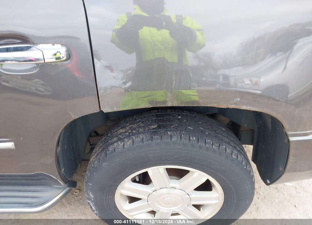 2010 CADILLAC ESCALADE STANDARD VIN: 1GYUKAEF3AR254842