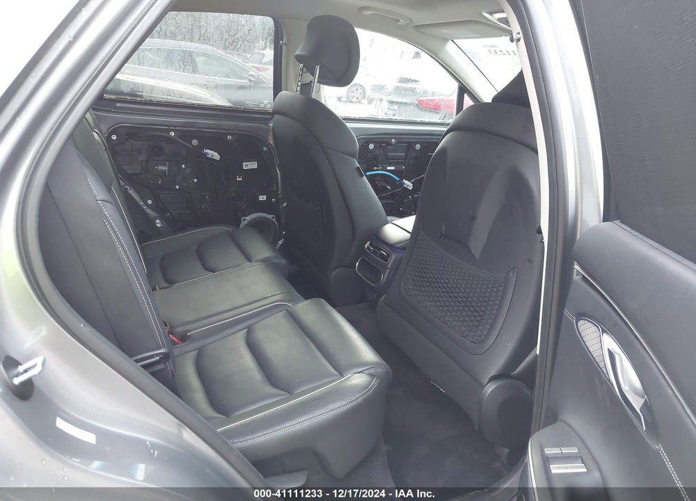 2022 GENESIS GV70 2.5T AWD VIN: KMUMADTB9NU069950
