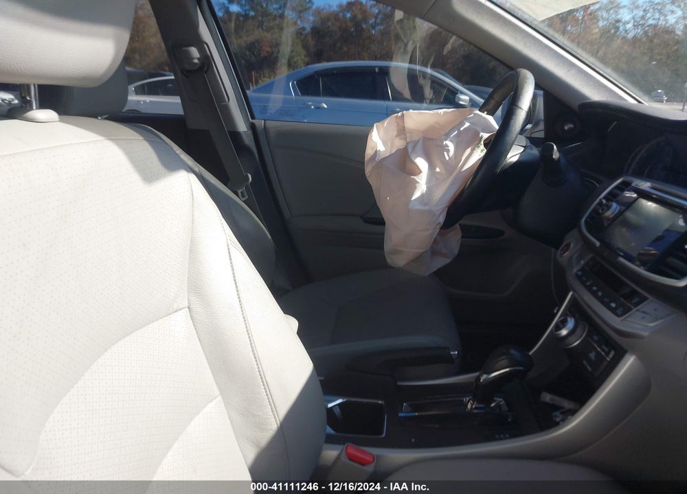 2015 HONDA ACCORD VIN: 1HGCR3F81FA009540