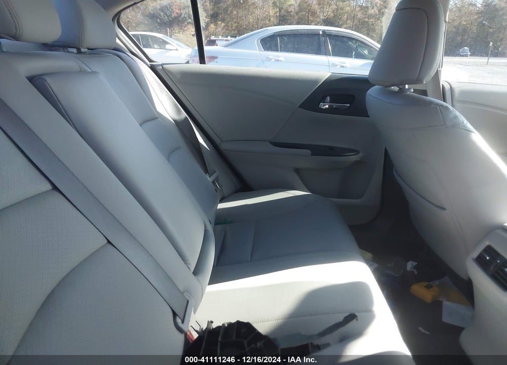 2015 HONDA ACCORD VIN: 1HGCR3F81FA009540