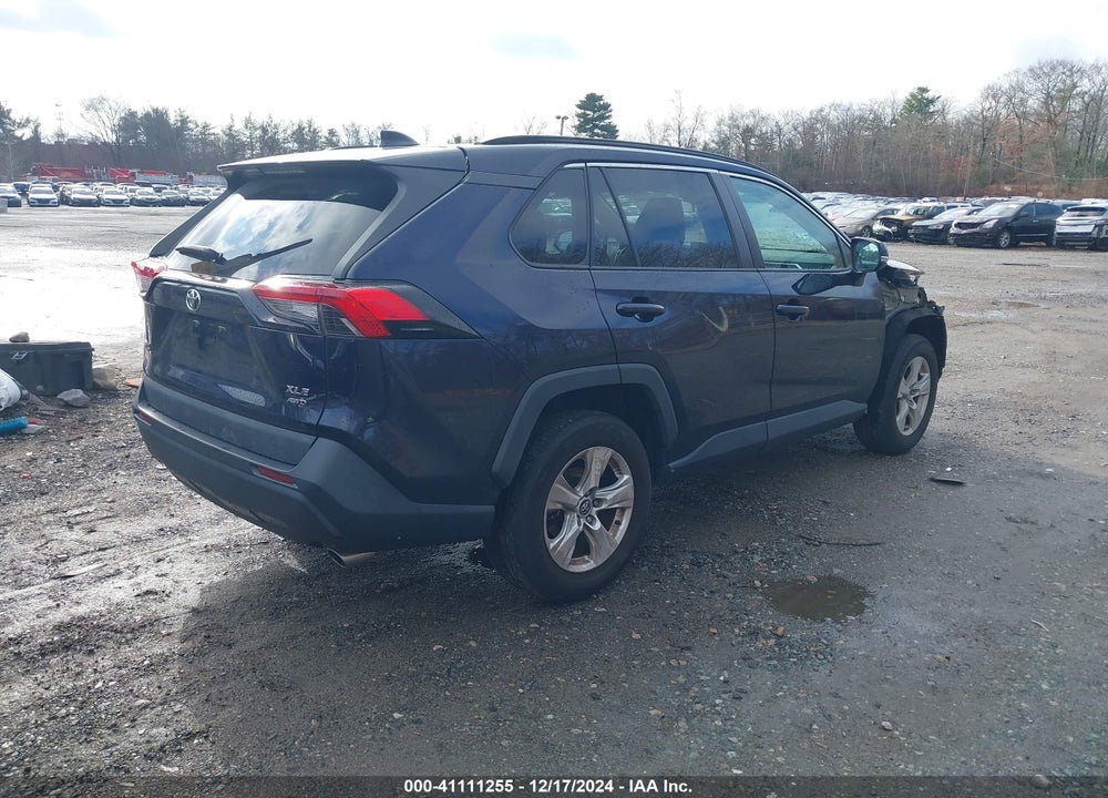 2021 TOYOTA RAV4 XLE VIN: 2T3P1RFV4MW144137