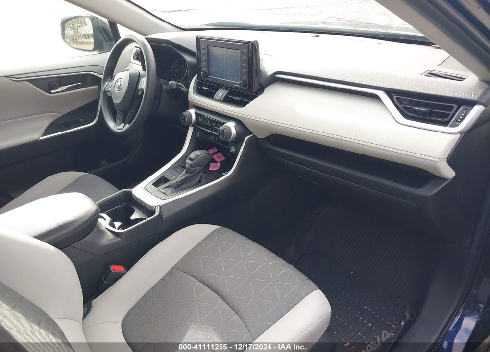 2021 TOYOTA RAV4 XLE VIN: 2T3P1RFV4MW144137