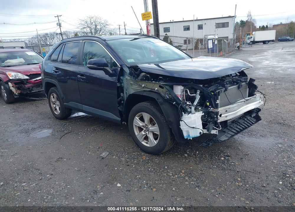 2021 TOYOTA RAV4 XLE VIN: 2T3P1RFV4MW144137