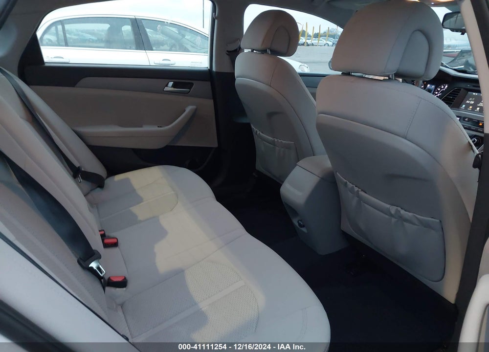 2017 HYUNDAI SONATA VIN: 5NPE24AF7HH594188