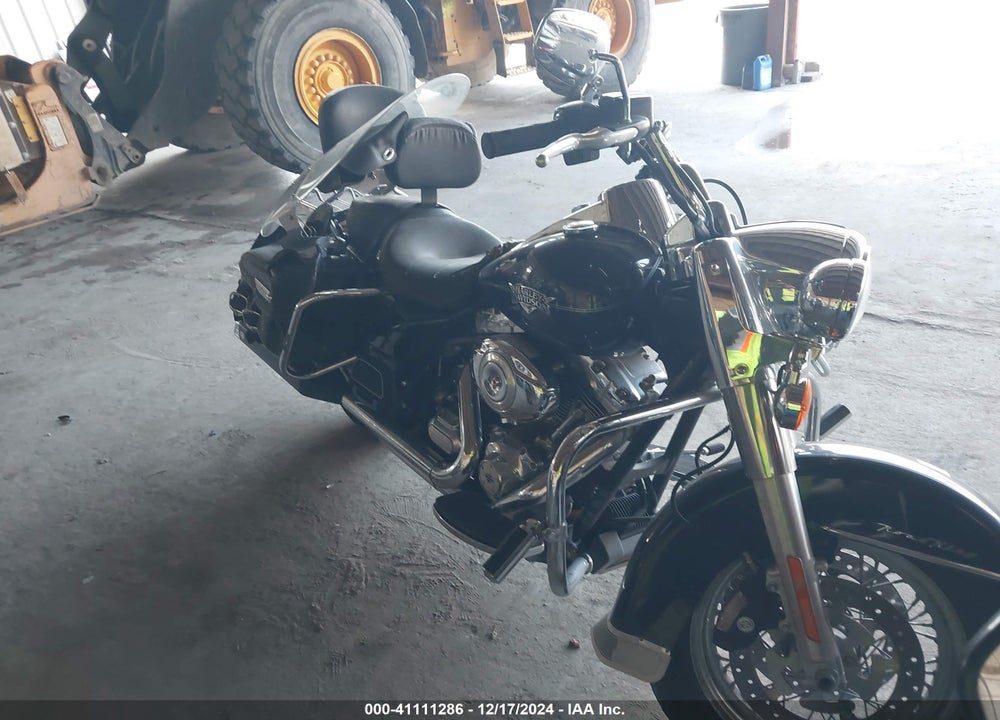 2011 HARLEY-DAVIDSON FLHRC VIN: 1HD1FRM16BB674640