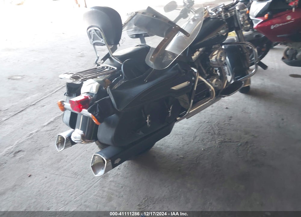 2011 HARLEY-DAVIDSON FLHRC VIN: 1HD1FRM16BB674640