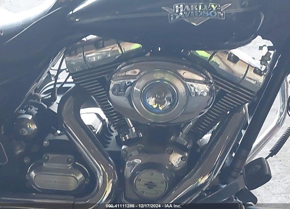 2011 HARLEY-DAVIDSON FLHRC VIN: 1HD1FRM16BB674640