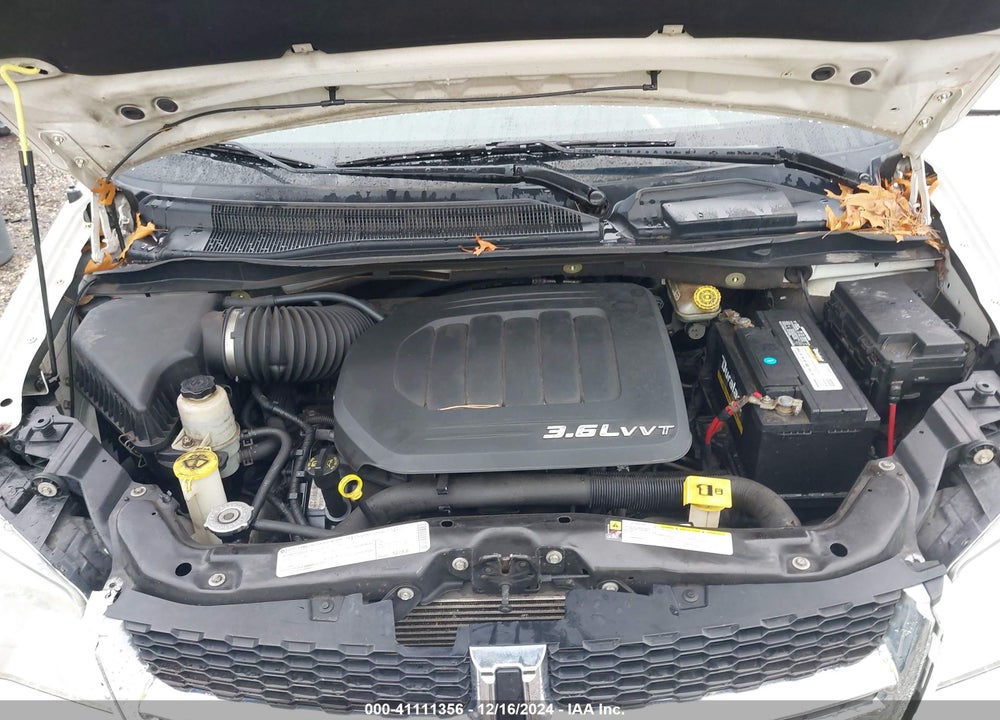 2011 DODGE GRAND CARAVAN CREW VIN: 2D4RN5DG8BR707288