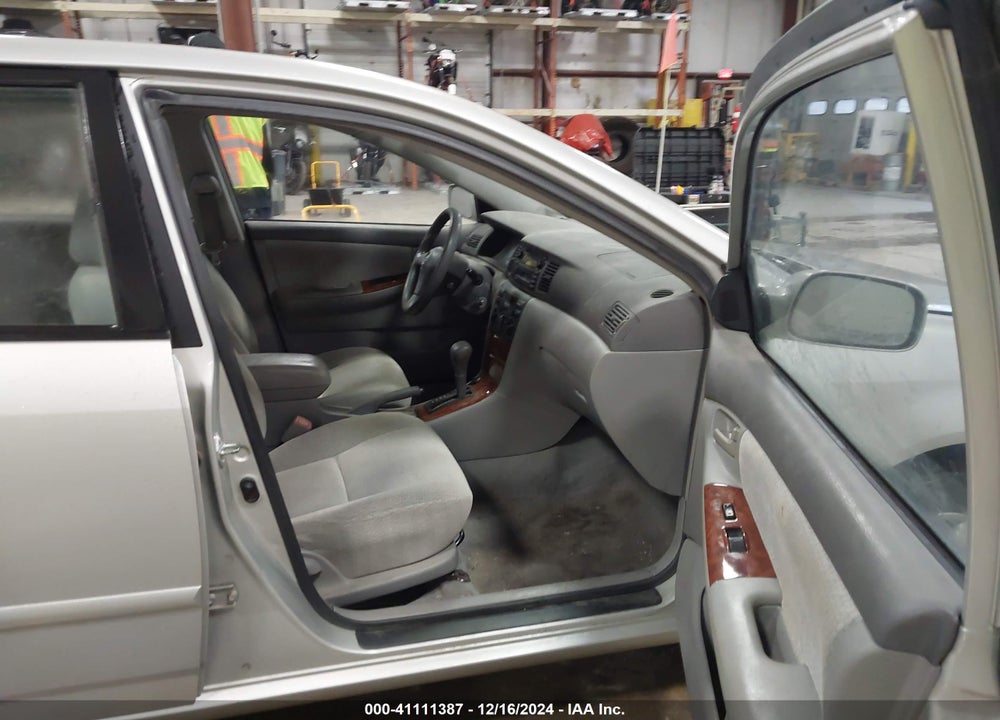 2004 TOYOTA COROLLA LE VIN: 1NXBR32EX4Z329680