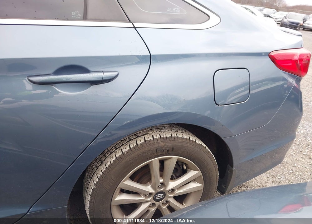 2015 HYUNDAI SONATA SE VIN: 5NPE24AFXFH154222