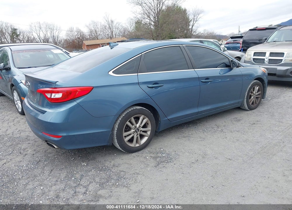 2015 HYUNDAI SONATA SE VIN: 5NPE24AFXFH154222