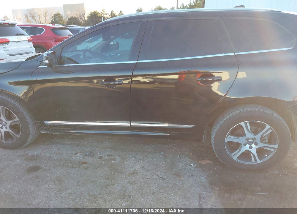 2015 VOLVO XC60 T6 VIN: YV4902RK0F2650321