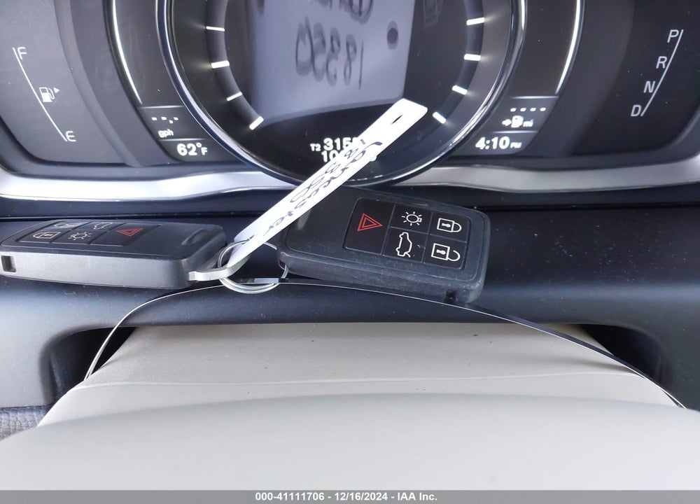 2015 VOLVO XC60 T6 VIN: YV4902RK0F2650321