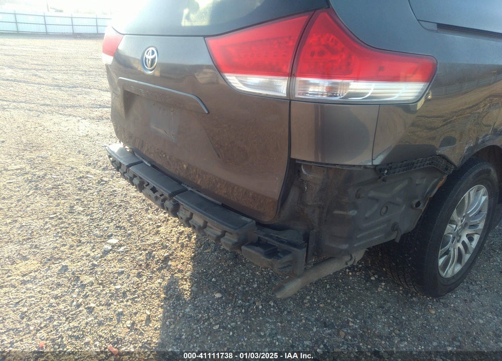 2012 TOYOTA SIENNA XLE V6 8 PASSENGER VIN: 5TDYK3DCXCS249622