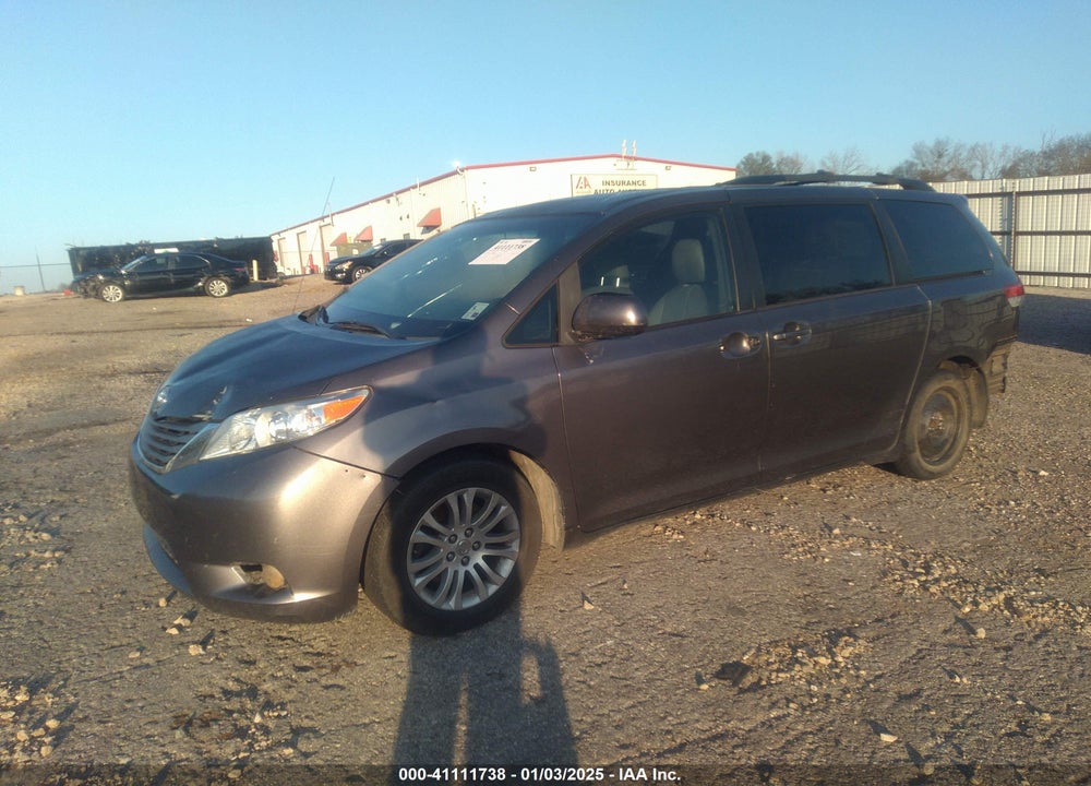 2012 TOYOTA SIENNA XLE V6 8 PASSENGER VIN: 5TDYK3DCXCS249622