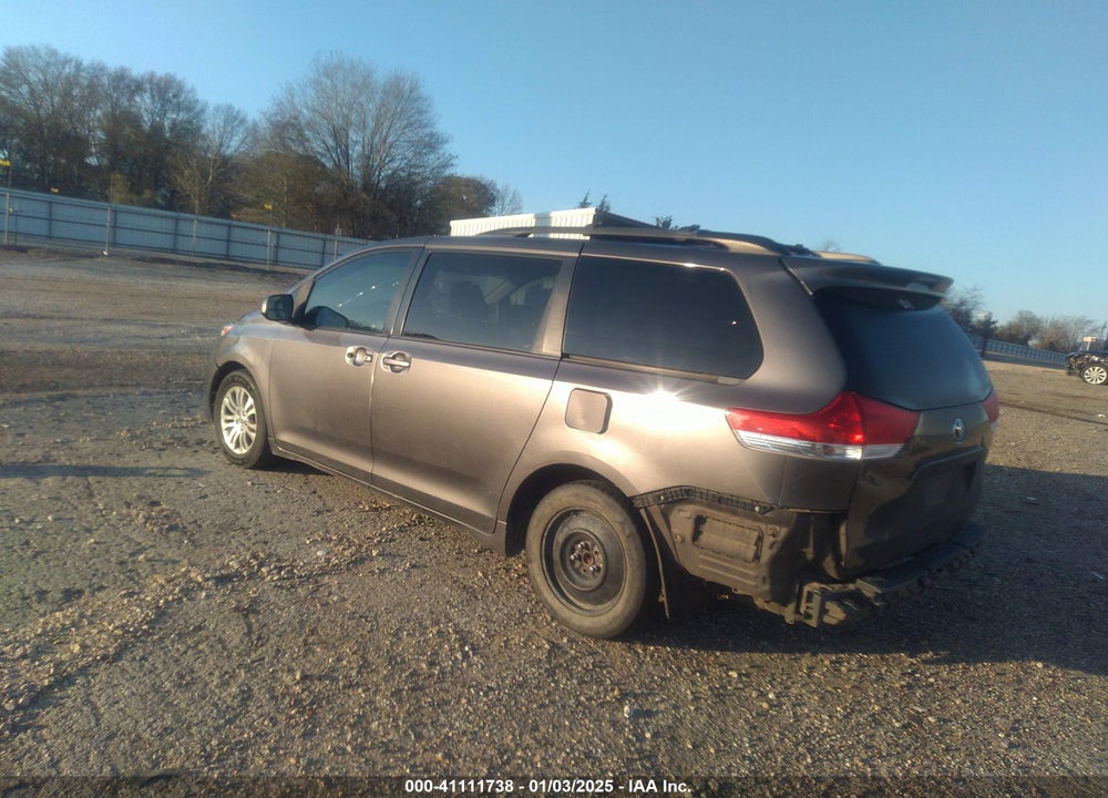 2012 TOYOTA SIENNA XLE V6 8 PASSENGER VIN: 5TDYK3DCXCS249622