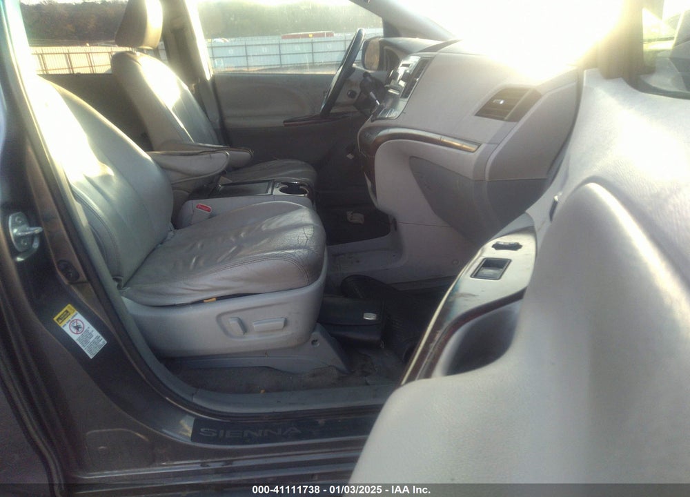 2012 TOYOTA SIENNA XLE V6 8 PASSENGER VIN: 5TDYK3DCXCS249622