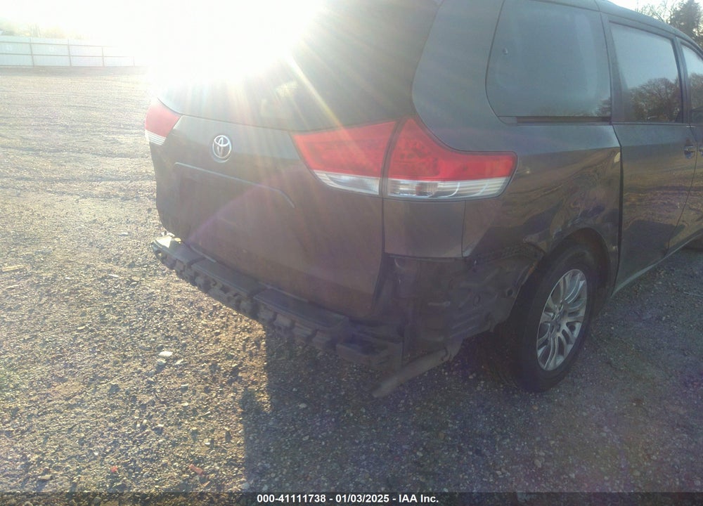 2012 TOYOTA SIENNA XLE V6 8 PASSENGER VIN: 5TDYK3DCXCS249622
